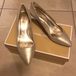 Michael Kors Flex Kitten Champagne Pumps